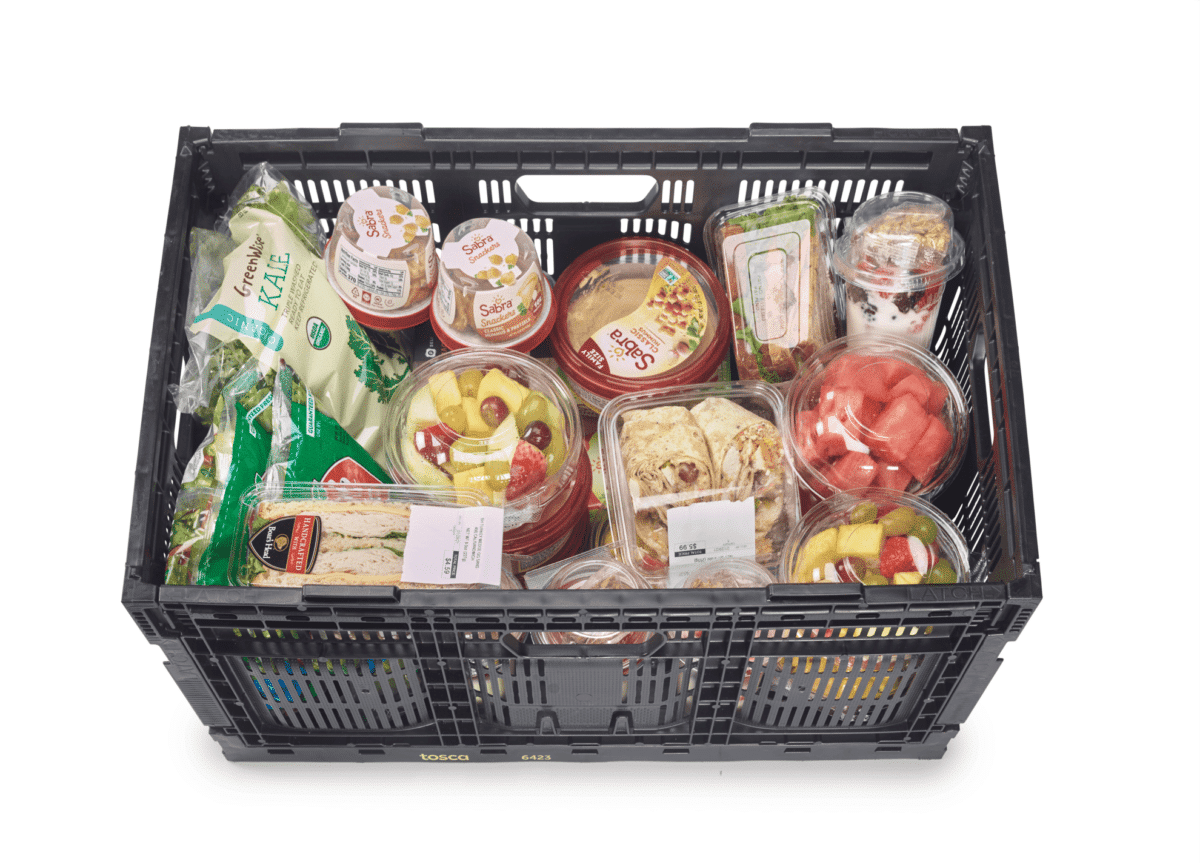 A Tosca prepared foods crate filled with a variety of ready-to-eat meals demonstrates the durability necessary for the protection and freshness provided by Tosca’s sustainable packaging solutions.